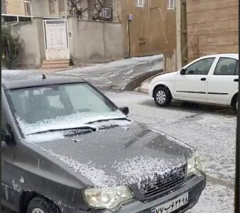 امروز شهر ایلام با بارش تگرگ سفیدپوش شد