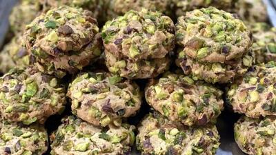 طرز کلوچه پسته‌ ای؛ تنقلاتی مغذی و لذیذ برای عید