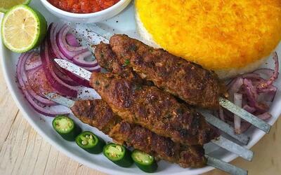 طرز تهیه کباب بادمجان با گوشت چرخ‌کرده