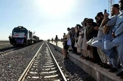 راه‌اندازی قطار مسافری ایران-افغانستان جنجالی شد