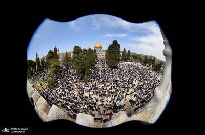 2 عکس از زیبایی قدس در دومین جمعه ماه مبارک رمضان با حضور هزاران نمازگزار فلسطینی