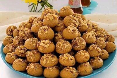 طرز تهیه یک شیرینی گردویی برای عید 1404