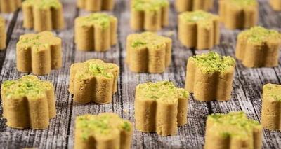 طرز تهیه شیرینی نخودچی شکری مخصوص نوروز |  انصاف نیوز