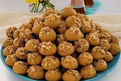 آموزش شیرینی پزی مخصوص عید 1404؛ طرز تهیه شیرینی گردویی با شکر قهوه‌ای