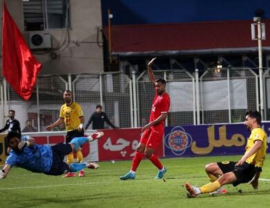 رونمایی از بمب سپاهان و فوتبال ایران