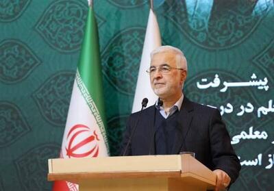 وزیر کشور: سرمایه‌گذاران در پیچ و خم‌های اداری گرفتار نشوند