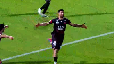 گل اول پرسپولیس به نساجی توسط عنایت زاده