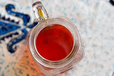 طلایی‌ترین ترفند برای دم‌کردن زعفران با بیشترین رنگ و عطر - سبک ایده آل