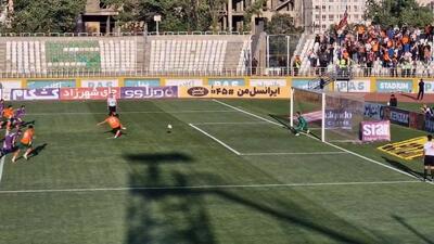 گل دوم مس رفسنجان به هوادار توسط علی شجاعی از قاب دوربین فوتبالی