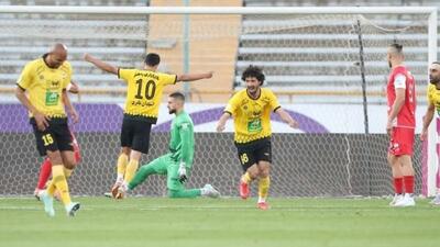 پرسپولیس صفر- سپاهان ۲؛  دومی پرید، سومی در خطر!