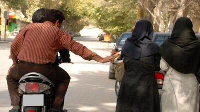 تجربه هولناک یک مادر و فرزند در خیابان بعثت؛ جزئیات حادثه زورگیری