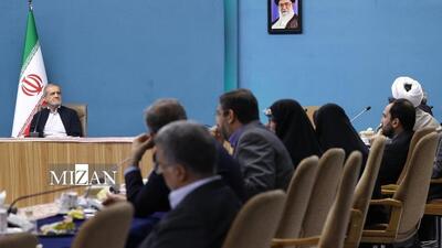 پزشکیان: اگر خواهان اصلاح جدی و اساسی در جامعه هستیم، باید کار را از خانواده، مدرسه و دانشگاه آغاز کنیم