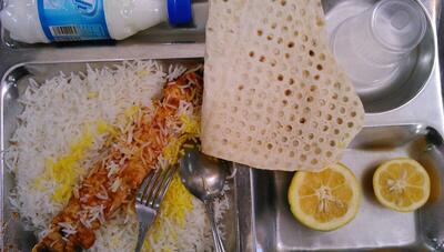 وزارت علوم: یارانه تغذیه دانشجویی حذف نمی‌شود
