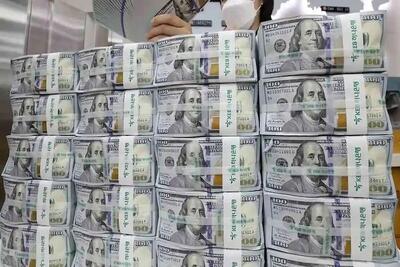 قیمت دلار به ۷۰ هزار تومان رسید؛ دلالان تلگرامی قیمت‌سازی می‌کنند!