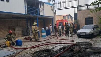 حریق مهیب در کارگاه مواد اشتعال‌زا در چهاردانگه