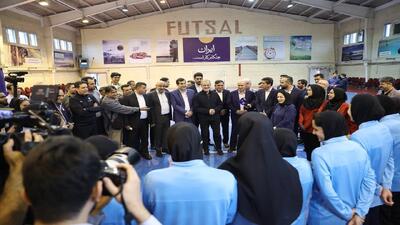 دیدار و گفت‌وگوی صمیمانه رئیس‌جمهور با دختران ملی‌پوش فوتسال
