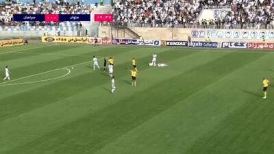 گل اول سپاهان به ملوان آفساید اعلام شد