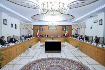 عارف: دولت جبران خسارات وارده به بندر شهید رجایی را در اولویت قرارداده است