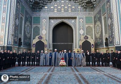 آیین خطبه‌خوانی خادمان رضوی به یاد درگذشتگان حادثه بندرعباس - تسنیم