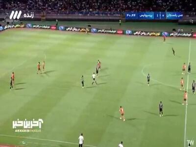 حمله پرسپولیس روی دروازه مس که مدافعان توپ را دور کردند
