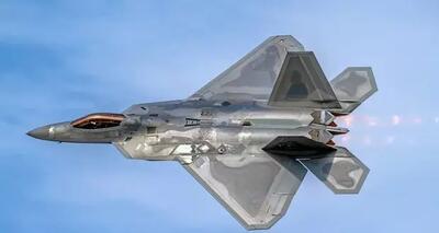چرا جنگنده F-22 رپتور دارای سایبان طلایی است؟