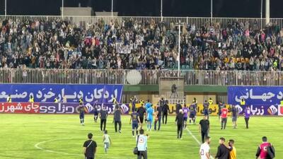 تقدیر بازیکنان و کادر فنی چادرملو از حضور هواداران خانم