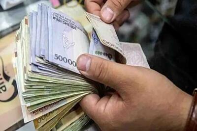 نماینده مجلس: حقوق شاغلان کم است/ اختصاص ۶۰ درصد از سبد هزینه خانوار به مسکن