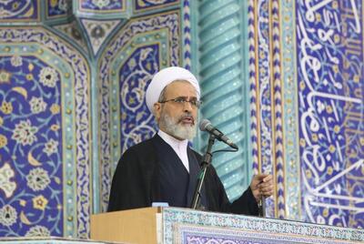 امام جمعه قم: ملت ایران در دفاع از آرمان‌های انقلاب استوار است