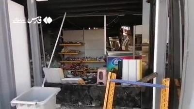 مغازه‌ای که در بندر شهید رجایی دست‌نخورده باقی مانده است