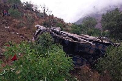 ۸ کشته در پی سقوط خودرو به دره در شمال غربی پاکستان