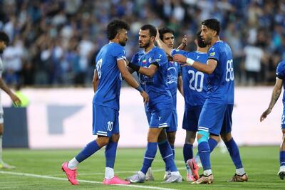 آتش‌بازی استقلال با تفکرات جباری - پارس فوتبال
