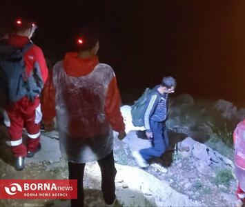 نجات دو کوهنورد گرفتار در ارتفاعات کوه‌های طاقبستان کرمانشاه