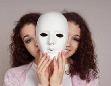 زندگی یا نمایش زندگی!؟