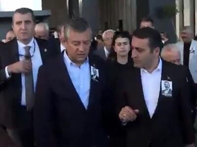 سیلی خوردن رئیس اپوزیسیون ترکیه در ملاعام