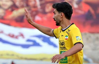 پرسپولیس برای خرید هافبک سپاهان دست به کار شد