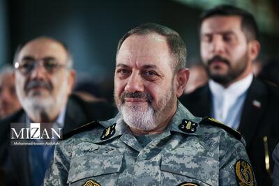 موشک بالستیک قاسم بصیر با برد دستکم ۱۲۰۰ کیلومتری رونمایی شد