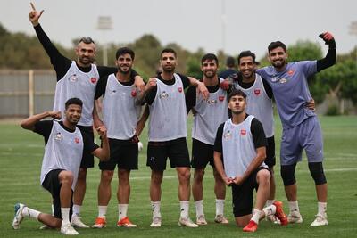 حضور ۲ کودک در تمرین پرسپولیس؛ علیپور دروازه‌بان شد + عکس و فیلم - پارس فوتبال
