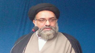 زیبنده کارمند جمهوری اسلامی نیست که نماز نخواند