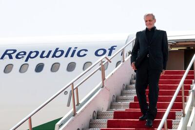 پزشکیان راهی مشهد شد