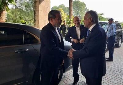 استقبال وزیر خارجه پاکستان از عراقچی+ فیلم
