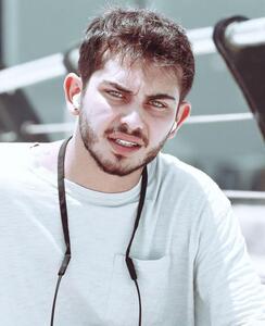 بازیگر جوان سینما مجری شد