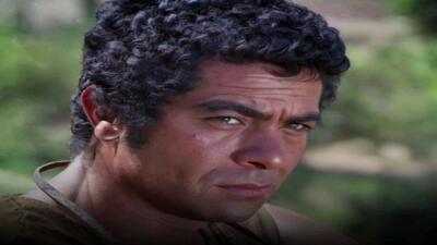 سفر در زمان | بهروز وثوقی در کنار طرفدارانش در پشت صحنه فیلم خاک سال ۱۳۵۲ | گلی شی