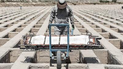 اموات تهران از مهر ماه روی زمین می‌مانند