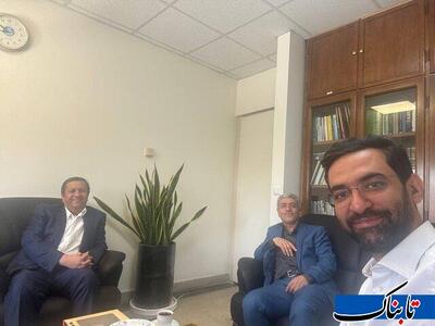 آذری‌جهرمی در کنار وزیر پیشین اقتصاد و وزیر احتمالی اقتصاد