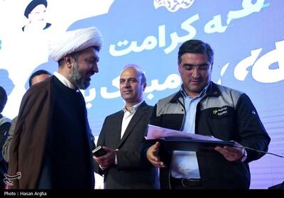 تقدیر ستاد اقامه‌ نماز از مدیرعامل گروه صنعتی ایران ترانسفو - تسنیم