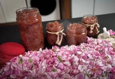 مراحل تهیه مربای گل محمدی / فصل گل محمدی باشه مرباشو درست نکنی