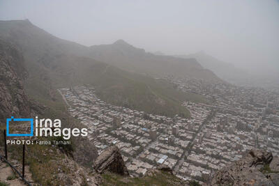 آسمان آبی لرستان محو در غبار ریزگردها