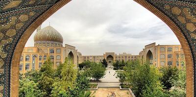 چگونه منبر و رسانه‌های دینی افکار عمومی ایران را شکل دادند؟
