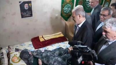 مادر مرحوم رئیسی خطاب به پزشکیان: سوار هلیکوپتر نشو + فیلم