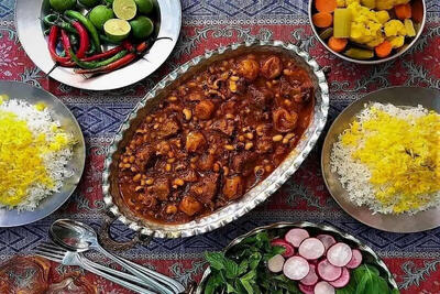 خورش ترشی گورما؛‌ عذای مجلسی اردبیلی‌ها
